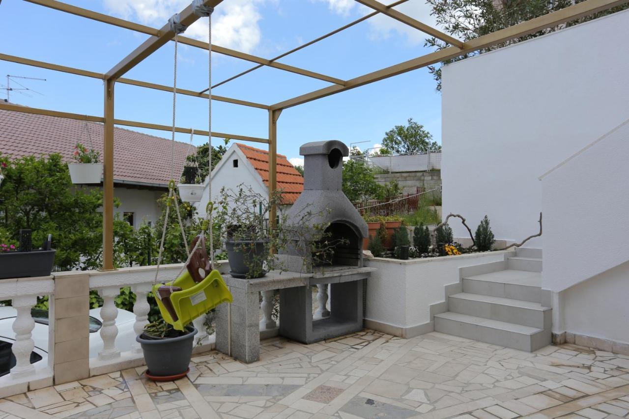Apartments With A Parking Space Mastrinka, Ciovo - 4324 Trogir Extérieur photo