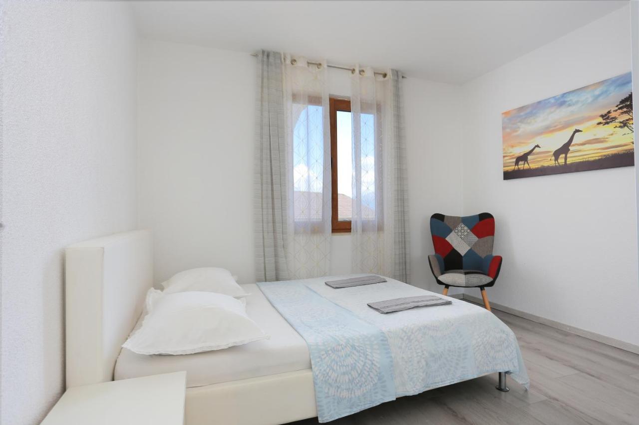 Apartments With A Parking Space Mastrinka, Ciovo - 4324 Trogir Extérieur photo