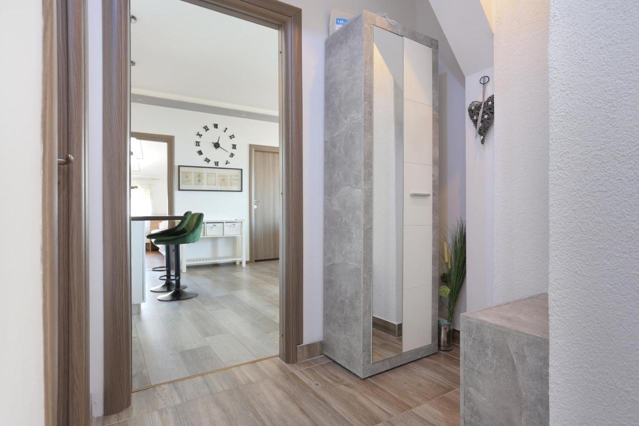 Apartments With A Parking Space Mastrinka, Ciovo - 4324 Trogir Extérieur photo