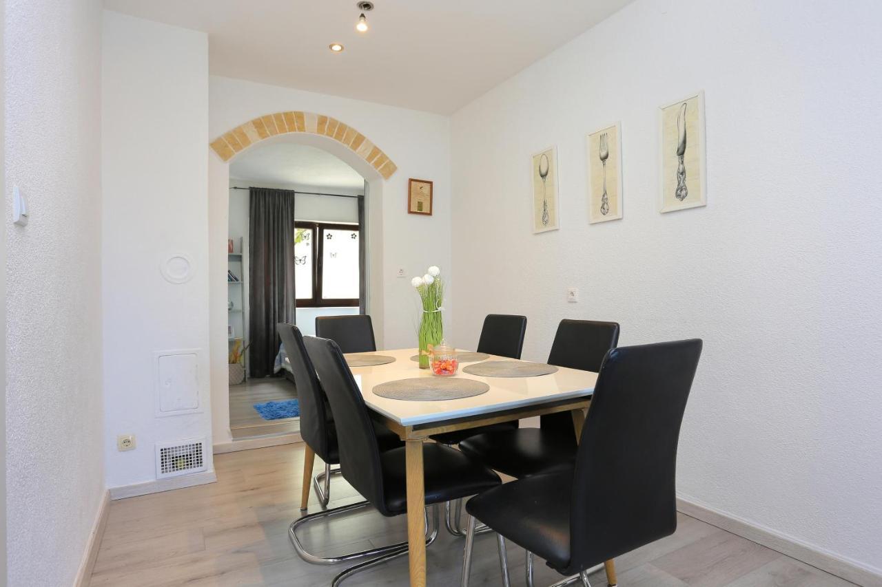 Apartments With A Parking Space Mastrinka, Ciovo - 4324 Trogir Extérieur photo