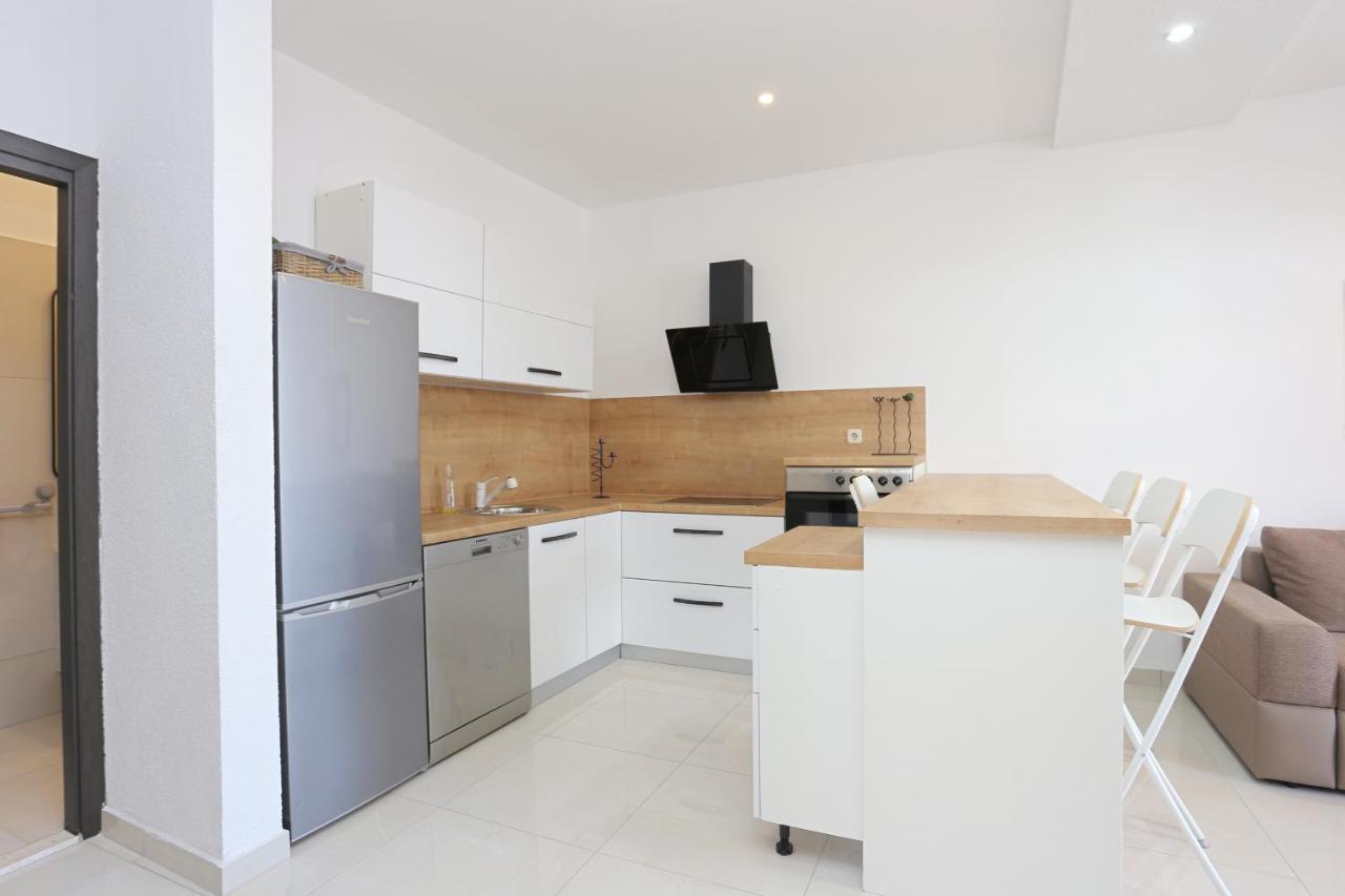 Apartments With A Parking Space Mastrinka, Ciovo - 4324 Trogir Extérieur photo