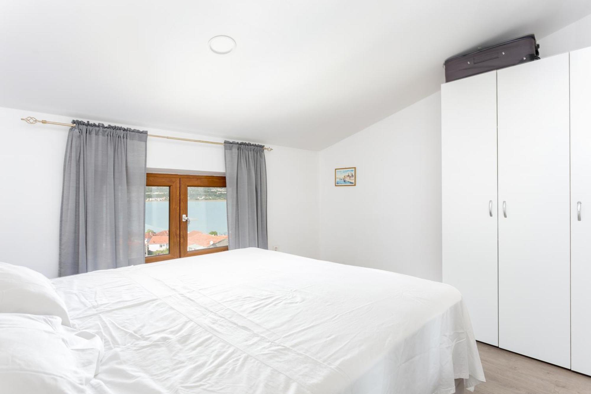 Apartments With A Parking Space Mastrinka, Ciovo - 4324 Trogir Chambre photo
