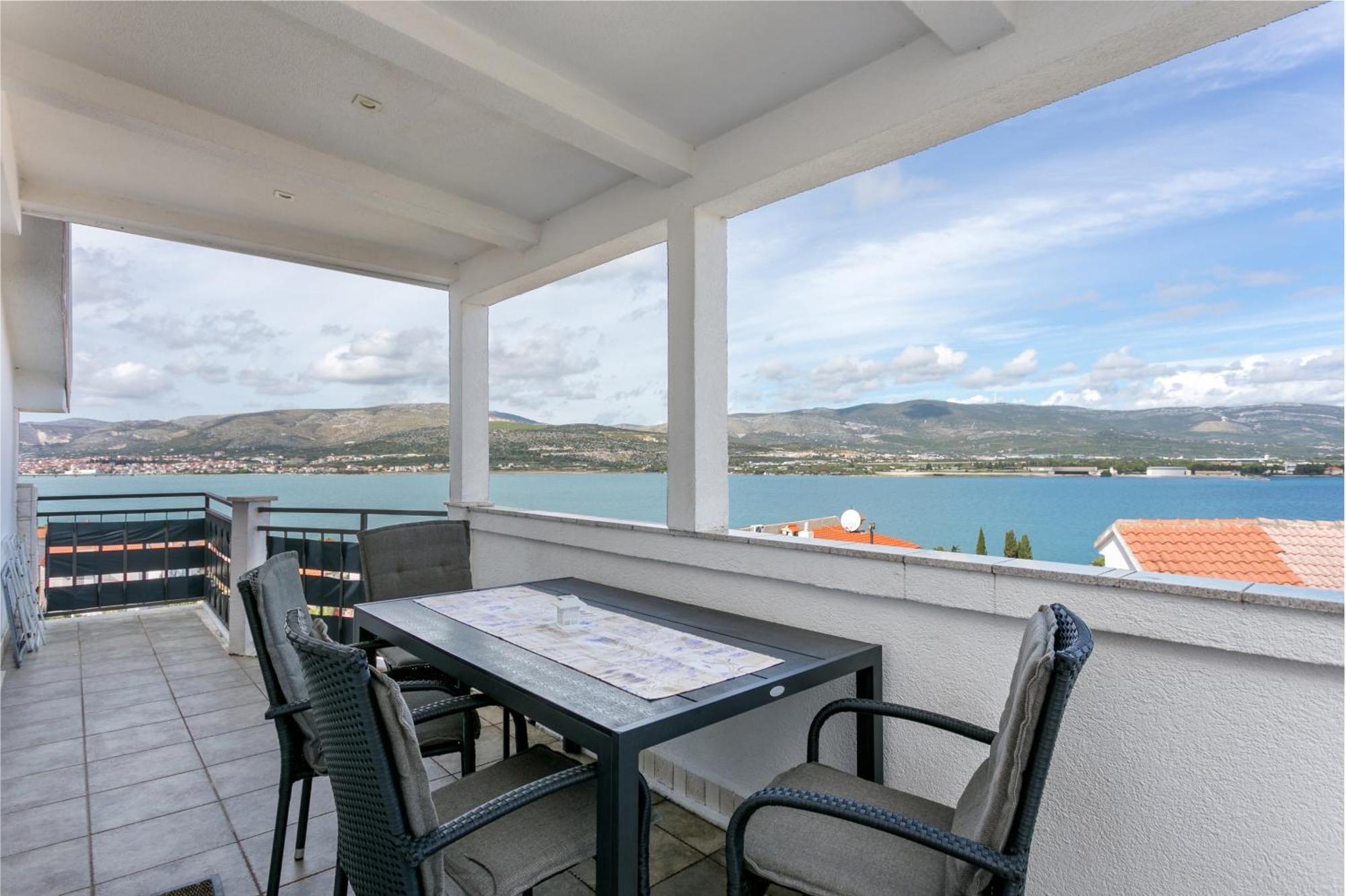 Apartments With A Parking Space Mastrinka, Ciovo - 4324 Trogir Extérieur photo
